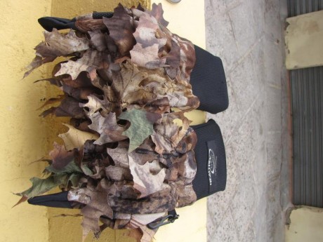 VENDO GUANTES  CAMO  3D  DE  HOJAS  MARCA  REALTRE  MADE IN U.S.A, TALLA L-XL  ELASTICOS, NUEVOS, PRECIO 01