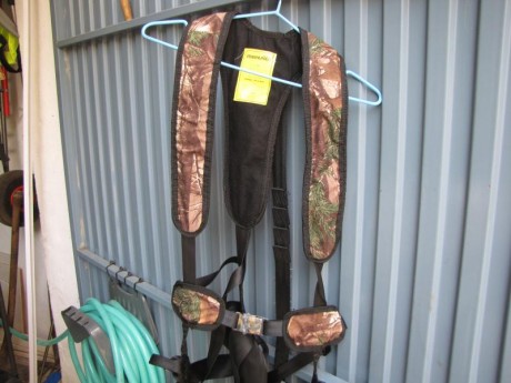 :xpist: :tanque^: VENDO HARNES SEGURIDAD EN CAMO, TALLA L-XL PARA NO PASAR SUSTOS EN LAS ALTURAS, ESTADO 01