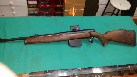 Vendo sauer 303 del calibre 300 wm ,muy buen estado con muy pocos tiros. El rifle en su maletín, con el 01