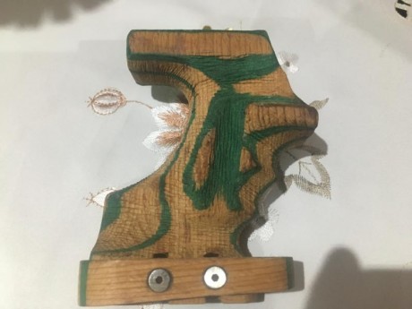 Hola vendo empuñadura para pistola gps laminada 60€ 42