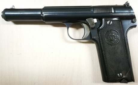 Astra 400 de 1924, cuyo lote fue destinado a la División de transporte militar de Madrid, y que posteriormente 02