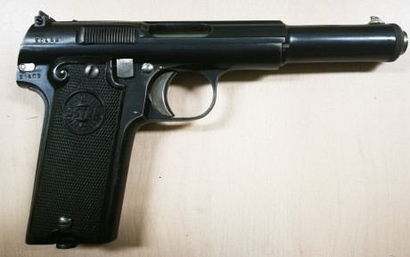 Astra 400 de 1924, cuyo lote fue destinado a la División de transporte militar de Madrid, y que posteriormente 01