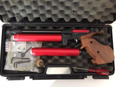 Vendo feinwerkbau p30, como se ve en las fotos la vendo con el juego de llaves, dos puntos de miras para 02