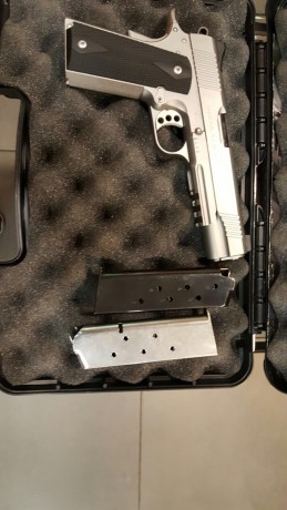 se vende KIMBER 1911 TLR 45 ACP - Se retira de la venta
Con dos cargadores y miras de tritio
Tiene 1,5 00