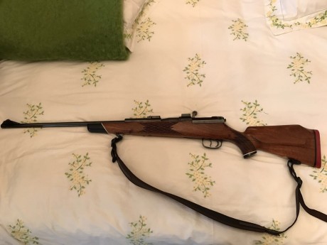 Buenas tardes:

Mi hermano y yo ponemos a la venta el rifle arriba reseñado por exceso de armas. El estado 02