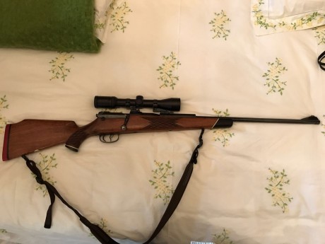 Buenas tardes:

Mi hermano y yo ponemos a la venta el rifle arriba reseñado por exceso de armas. El estado 21
