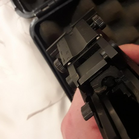 Por dejar el tiro vendo la pistola, está en perfecto estado, se entrega también una cacha laminada Rinks 10