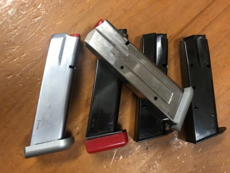 Vendo estos cinco cargadores de
 Tanfoglio custon de 9mm dos sin usar 02