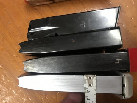 Vendo estos cinco cargadores de
 Tanfoglio custon de 9mm dos sin usar 01