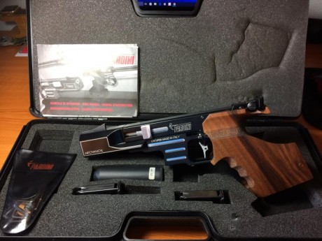 VENDO PISTOLA PARDINI SP RAPID FIRE de Septiembre del 2015 en perfecto estado. Con cacha NILL ( puesta 02