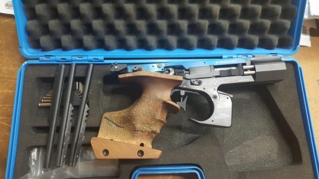 Hola, Buenas tardes pues poner en conocimiento del foro la venta de esta arma la compre a un compañero 01