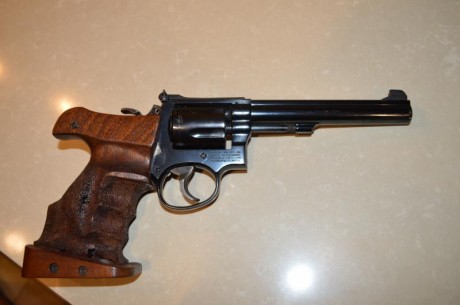 Un amigo me pide que le ponga en venta su revolver por estar trabajando en el extranjero y no tener tiempo 02