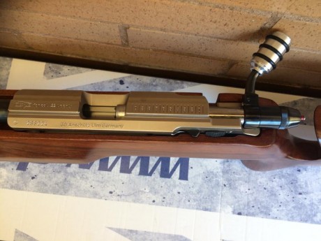 VENDO CARABINA ANSCHUTZ del 22 lr. Modelo 2013/690 de longitud de cañon con culata BR . EN PERFECTO ESTADO( 00