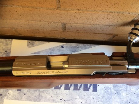 VENDO CARABINA ANSCHUTZ del 22 lr. Modelo 2013/690 de longitud de cañon con culata BR . EN PERFECTO ESTADO( 11