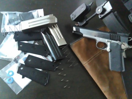 Vendo mi Para Ordnance 16.40 Limited del calibre 40SW con muy pocos disparos (2000 aprox.), funda IPSC, 02