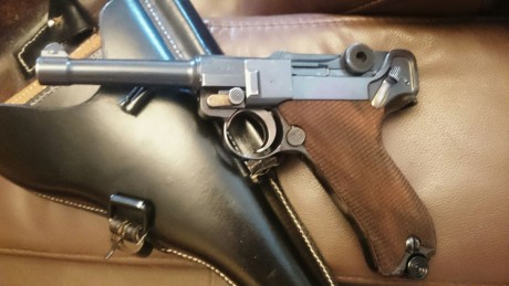 Buenos dias. Vendo una pistola  luger P08 del año 1917 en calibre 9 mm parabellum, perfecto estado de 02