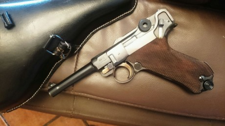 Buenos dias. Vendo una pistola  luger P08 del año 1917 en calibre 9 mm parabellum, perfecto estado de 12