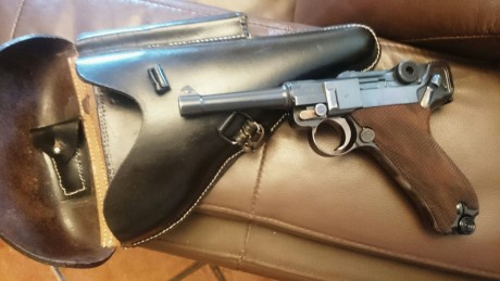 Buenos dias. Vendo una pistola  luger P08 del año 1917 en calibre 9 mm parabellum, perfecto estado de 11