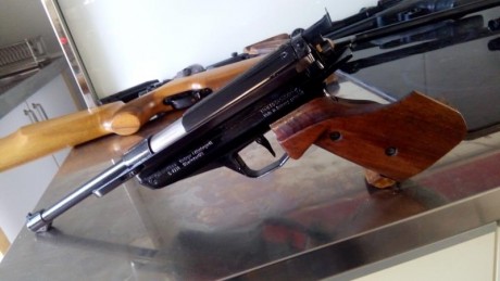 En venta un ejemplar clasico de Lp80 de la marca feinwerkbau para la modalidad de tiro olímpico y que 02