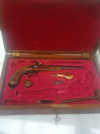 VENNDIDA pistola marca ARSA modelo ROCHATTE LUXURI ,incrustaciones en oro y totalmente pavonada , nueva 00