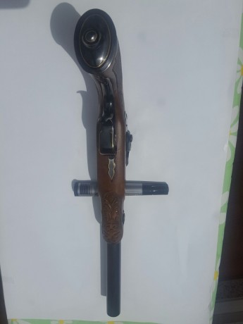 VENNDIDA pistola marca ARSA modelo ROCHATTE LUXURI ,incrustaciones en oro y totalmente pavonada , nueva 10