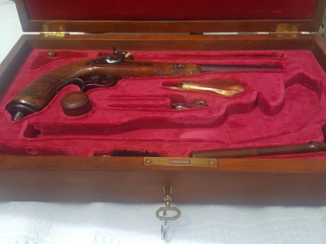VENNDIDA pistola marca ARSA modelo ROCHATTE LUXURI ,incrustaciones en oro y totalmente pavonada , nueva 22