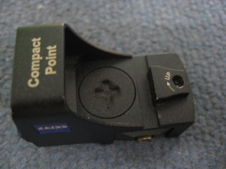 Un amigo me ha pedido que le anuncie este visor holografico de ZEISS, pide por él 200 Euros.
Interesados 02