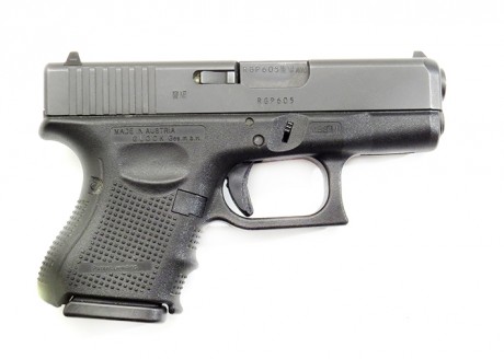 Vendo Glock 26 Gen-4 en perfecto estado y con estuche, cargadores, etc. Como nueva. la tengo desde el 00