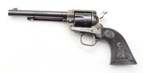 REBAJADO
Revólver Colt Peacemaker en .22 LR. (Original Colt USA, no réplica italiana).
Mecanismo de acción 01