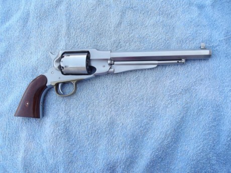 Buenas, por falta de uso, pongo a la venta este bonito revolver, un Uberti replica Remington 1858 new 01