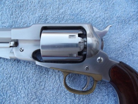 Buenas, por falta de uso, pongo a la venta este bonito revolver, un Uberti replica Remington 1858 new 10