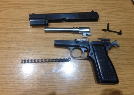 Ya está Vendida ****************Vendo Browning GP 35 Hi Power, 9 mm pb. Arma de fabricación Belga, esta 00