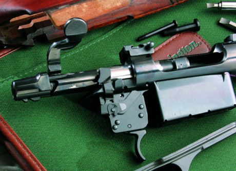  REBAJADO  
Pequeño y ligero rifle calibre .243 Win que es un verdadero capricho y además una pieza notablemente 42