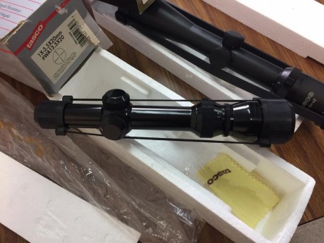 Se vende un lote de dos visores tasco uno World Class 1X3.5X20mm wa 13.5 X20 y el euroscope 1,56X42, están 01