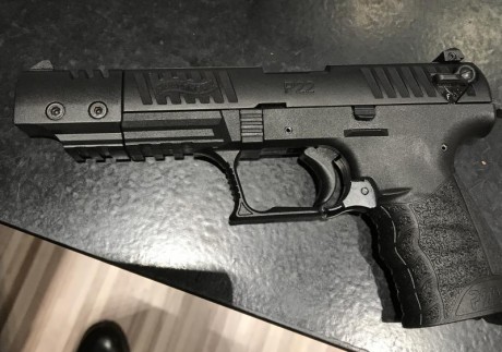 Hola, pongo este anuncio en nombre de mi hija.
Vendo Walther P22 nueva 2017(100 disparos) con cañón estandar 01
