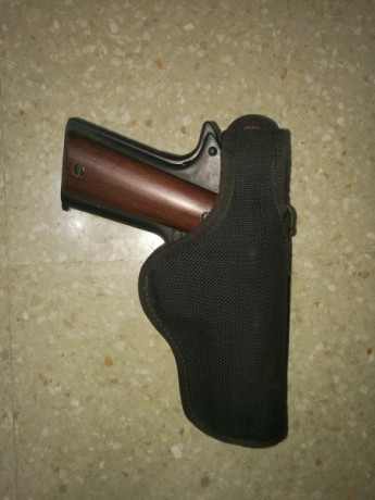 Vendo una funda y un porta cargador doble usadas y en buenas condiciones. Precio 30 euros las dos cosas 01