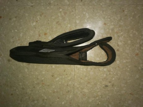 Vendo una funda y un porta cargador doble usadas y en buenas condiciones. Precio 30 euros las dos cosas 10