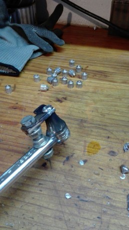 Tapon para la boca estriada de 12mm
LLenado de la boca.
Limado de la boca hasta que da el peso que quiero. 22