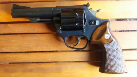 Hola, buenos días.
Busco revolver, sin prisa porque has setiembre no opto a aumento de cupo, que esté 72