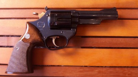 Hola, buenos días.
Busco revolver, sin prisa porque has setiembre no opto a aumento de cupo, que esté 80