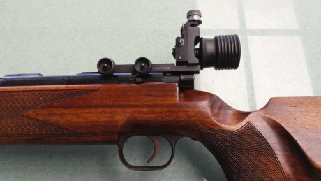 Un amigo quiere vender su carabina  Anschutz Match 54 .
Está en un excelente estado y funciona perfectamente.
Pavón 01