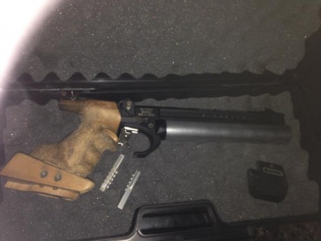 Se vende pistola de aire comprimido Steyr LP5 recientemente transformada a aire por Ibergrip con todas 00