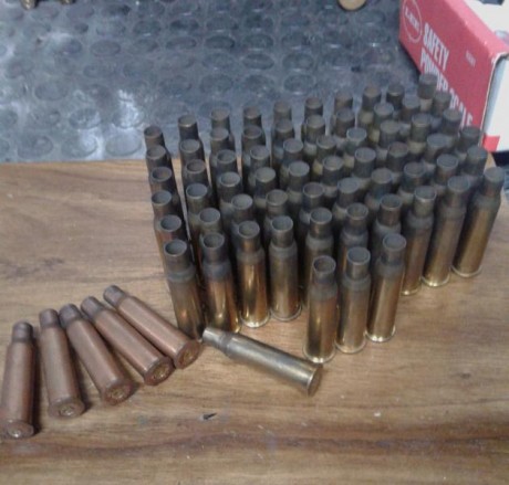 Vendo 63 vainas Selier&Beliot y 5 marca norinco
Un sólo disparo.
En casa por 25 euros envío incluido 01