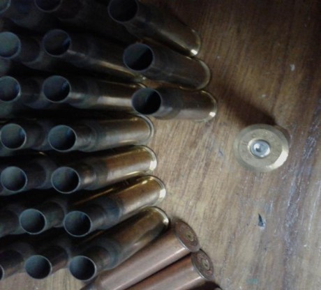 Vendo 63 vainas Selier&Beliot y 5 marca norinco
Un sólo disparo.
En casa por 25 euros envío incluido 00