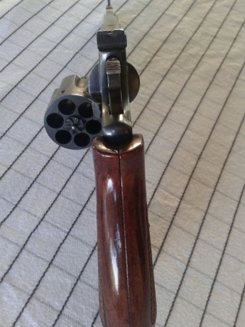 Vendo tres revólveres cal+38 es negociables también acepto visor+ monturas 71