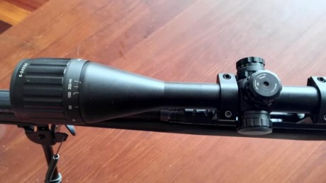 Vendo equipo F-Class compuesto por SAQUETE trasero en loneta y refuerzos en piel , BIPODE tipo Harris 12