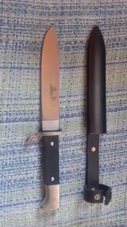 Buenas, ofrezco cuchillo Hubertus de la fábrica de Solingen en Alemania, fábrica que hace cuchillos desde 00