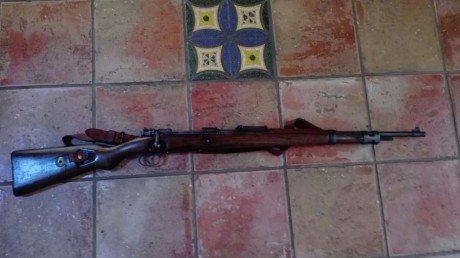 Un amigo que se le da mal internet me pide que le cuelgue estas fotos... 
Es un K98 con los números coincidentes 01