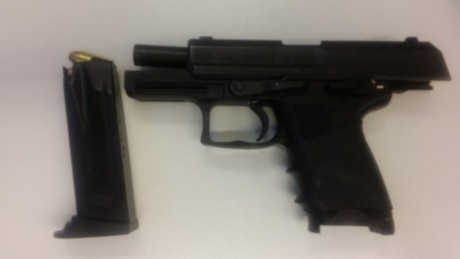 HK USP cal 40 muy poco uso . regalo funda y munición lleva grip en la empuñadura y posibilidad de cambio 20