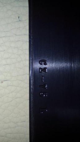 Se vende  :          cachas de aluminio negras 50
                            cachas de madera noble  00